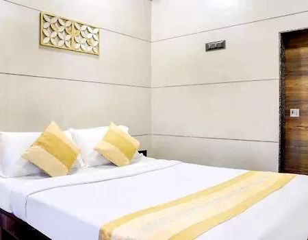 Hotel Amrita Mogappair Chennai Esterno foto